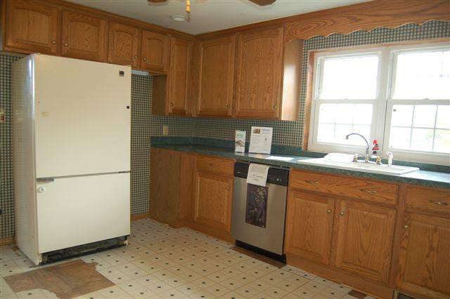 4400 Ohara Road Carleton, MI 48117 - Photo 7 of 10 KITCHEN AREA