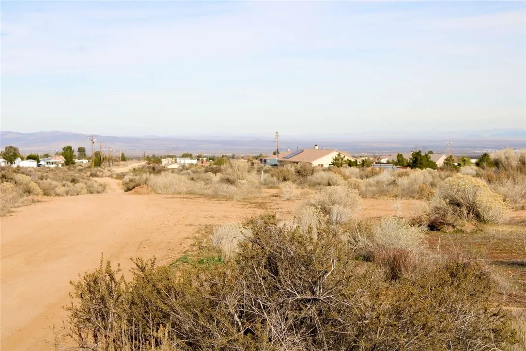 80999 Sonora Road Phelan, CA 92371 - Photo 13 of 18