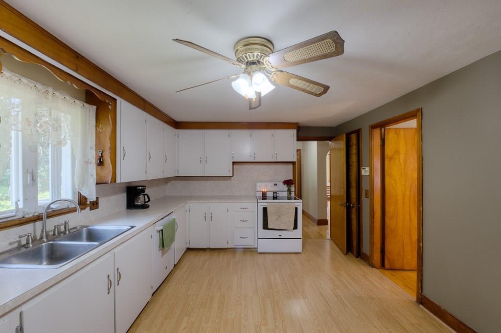 76 Primrose Street Springfield, MA 01151 - Photo 11 of 36