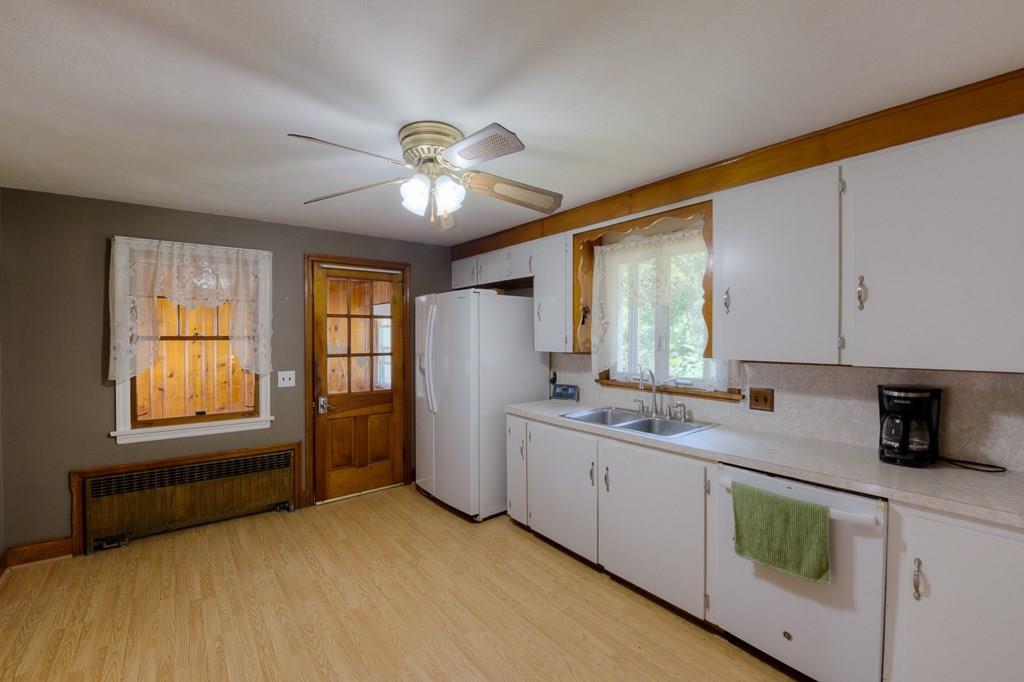 76 Primrose Street Springfield, MA 01151 - Photo 8 of 36