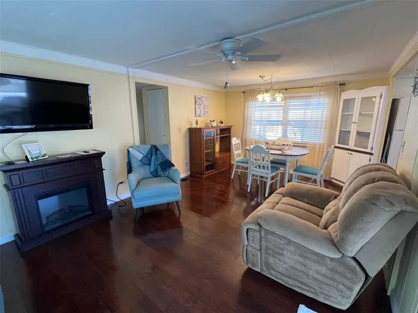 $89,900 | 37 Pindo Palm Street East, Largo, FL 33770