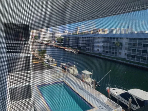 $1,900 | 3750 Northeast 170th Street, Unit 410, North Miami Beach, FL 33160