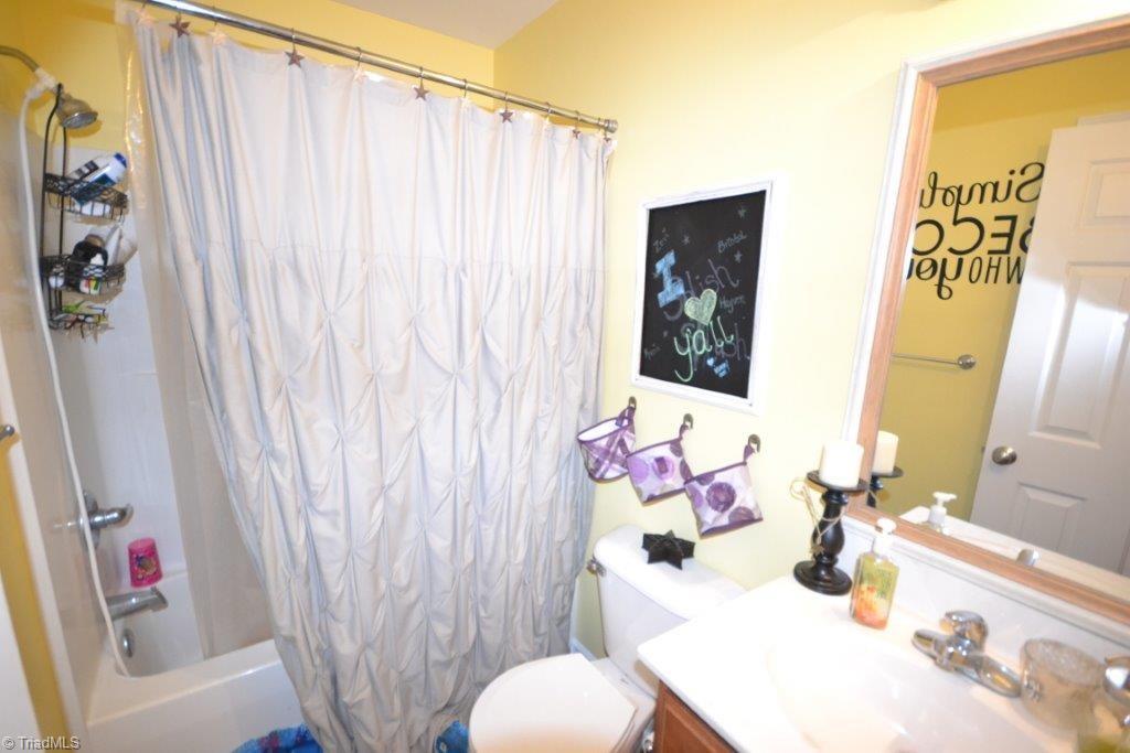 2497 Danny Bell Road Asheboro, NC 27205 - Photo 17 of 20 Hall bath