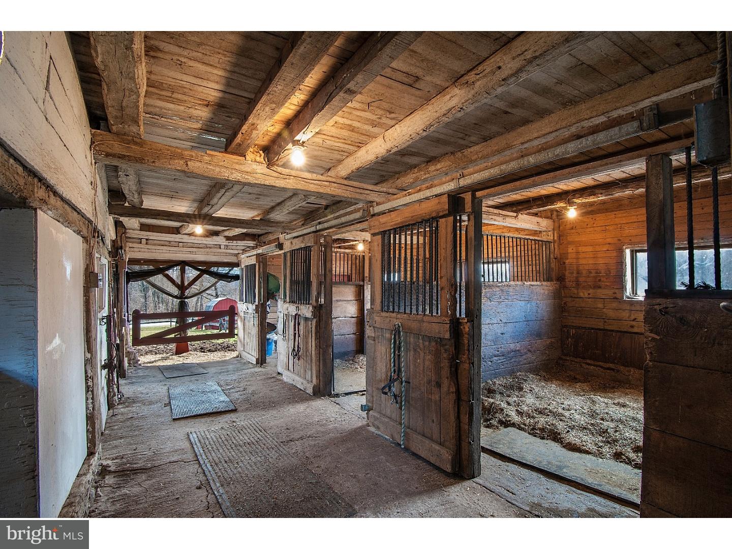 2360 East Rock Road Perkasie, PA 18944 - Photo 22 of 24 Barn