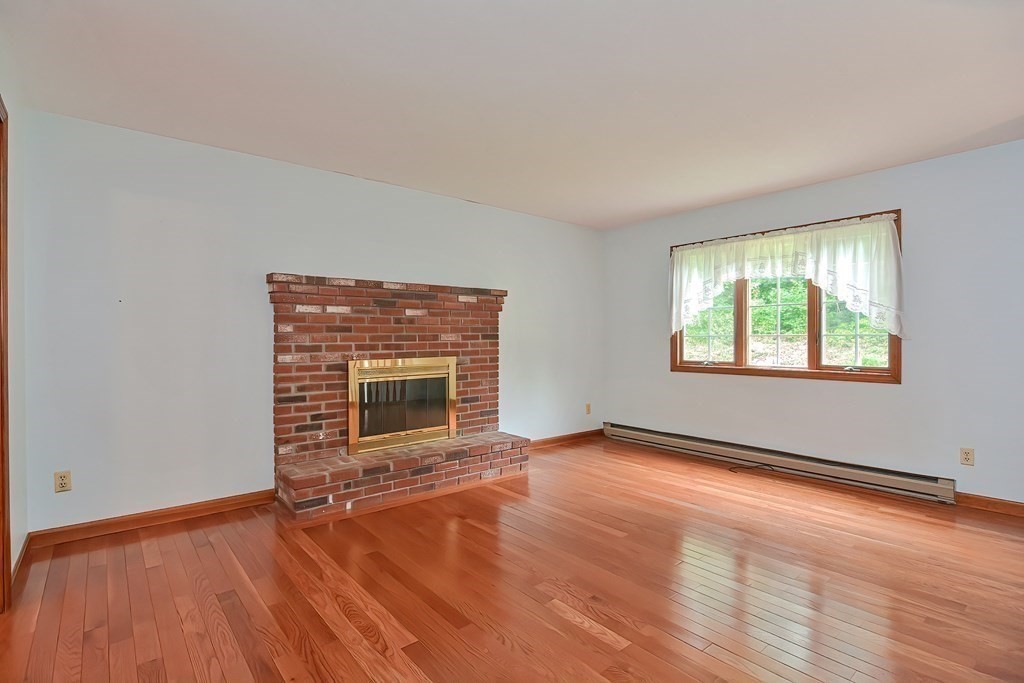 97 Wallace Road Sturbridge, MA 01566 - Photo 12 of 42