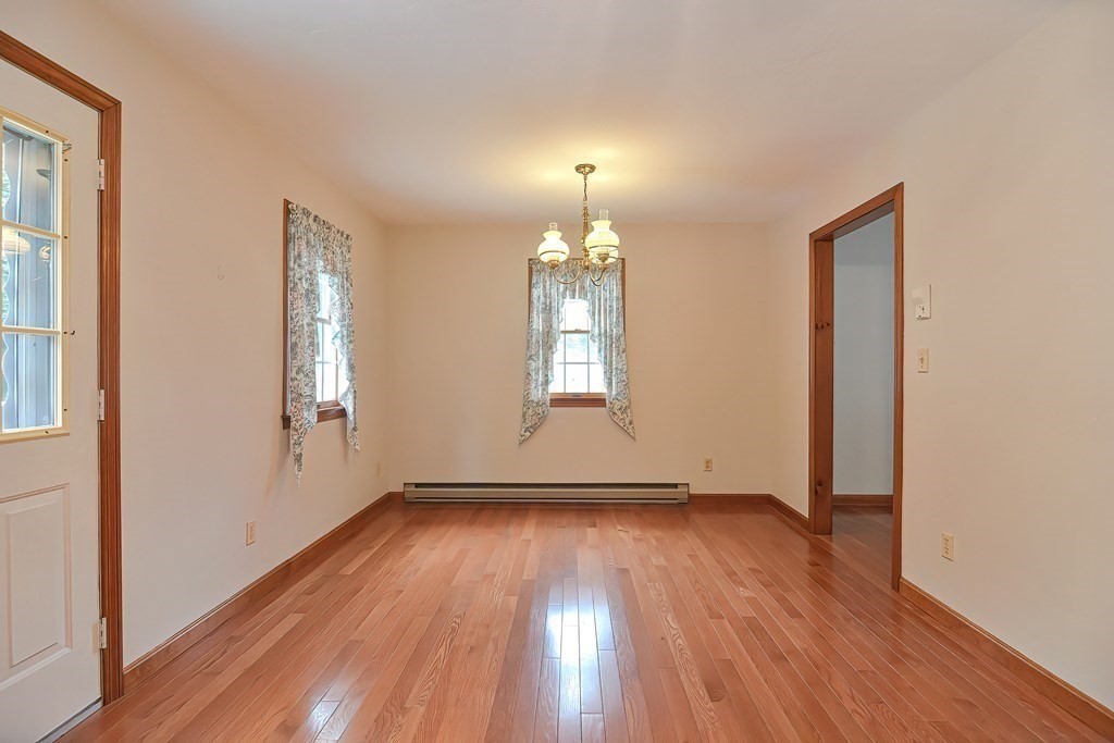 97 Wallace Road Sturbridge, MA 01566 - Photo 13 of 42