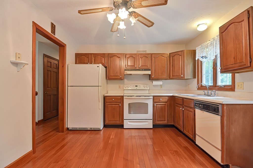 97 Wallace Road Sturbridge, MA 01566 - Photo 15 of 42