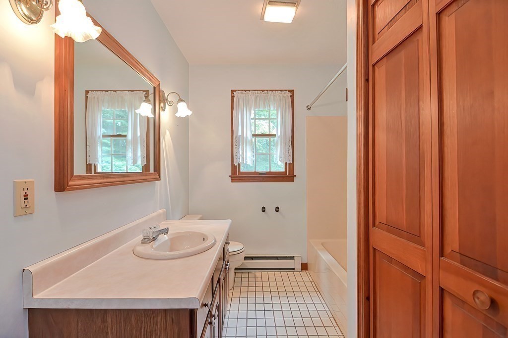 97 Wallace Road Sturbridge, MA 01566 - Photo 19 of 42