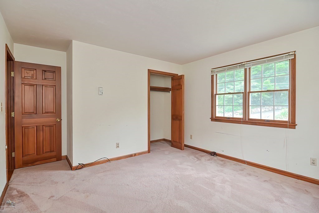 97 Wallace Road Sturbridge, MA 01566 - Photo 27 of 42
