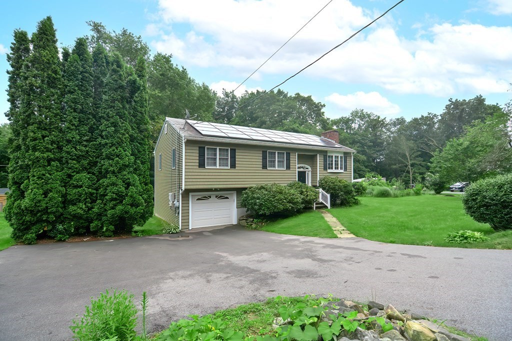 97 Wallace Road Sturbridge, MA 01566 - Photo 3 of 42