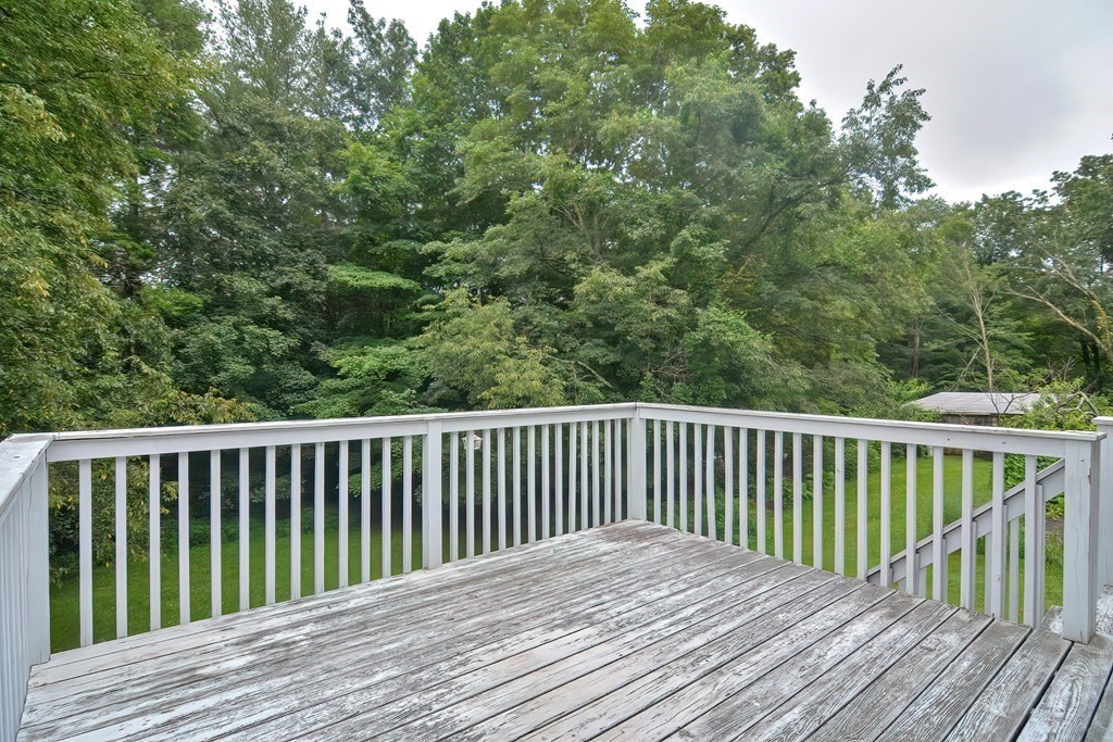 97 Wallace Road Sturbridge, MA 01566 - Photo 5 of 42