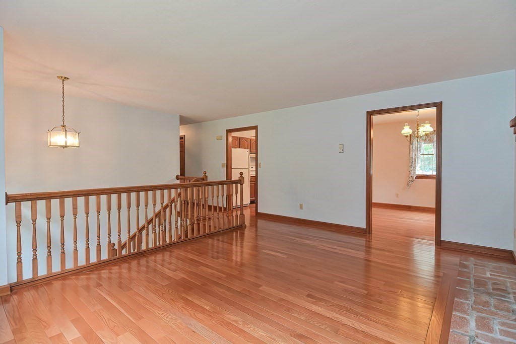 97 Wallace Road Sturbridge, MA 01566 - Photo 8 of 42