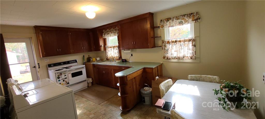1767 Pekin Road Candor, NC 27229 - Photo 4 of 18 Gallery Image 4