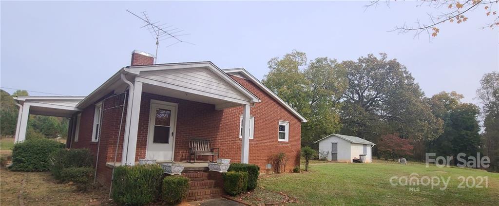 1767 Pekin Road Candor, NC 27229 - Photo 10 of 18 Gallery Image 10