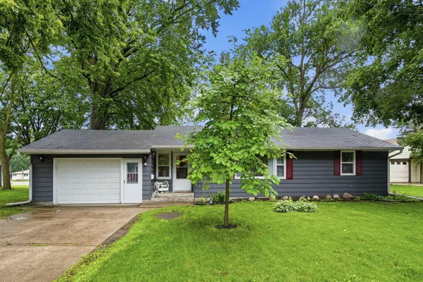 $225,000 | 630 Milwaukee Avenue Southwest, Hutchinson, MN 55350