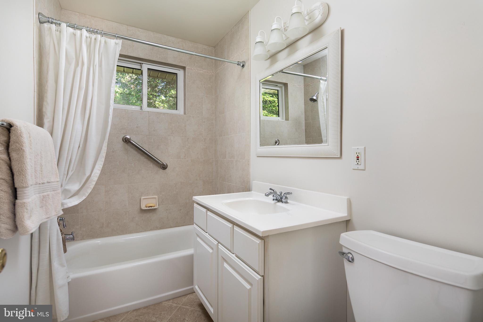 8706 Victoria Road Springfield, VA 22151 - Photo 13 of 31