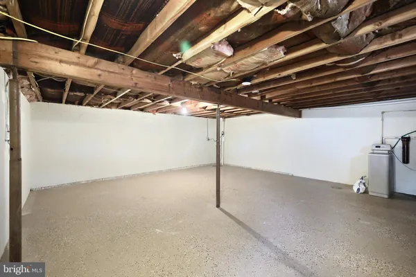 a view of a garage