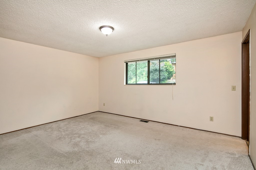 16825 Southeast 144th Street Renton, WA 98059 - Photo 14 of 19