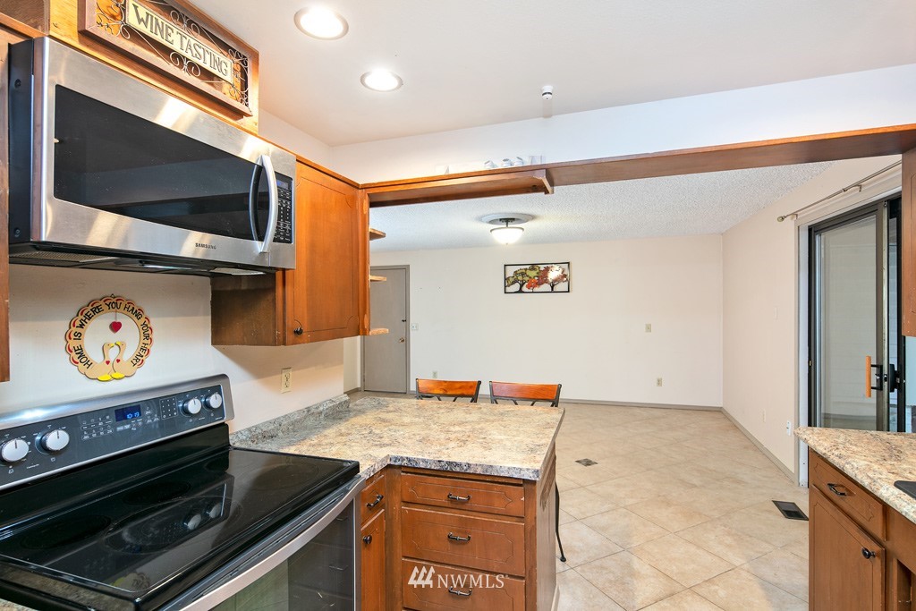 16825 Southeast 144th Street Renton, WA 98059 - Photo 4 of 19