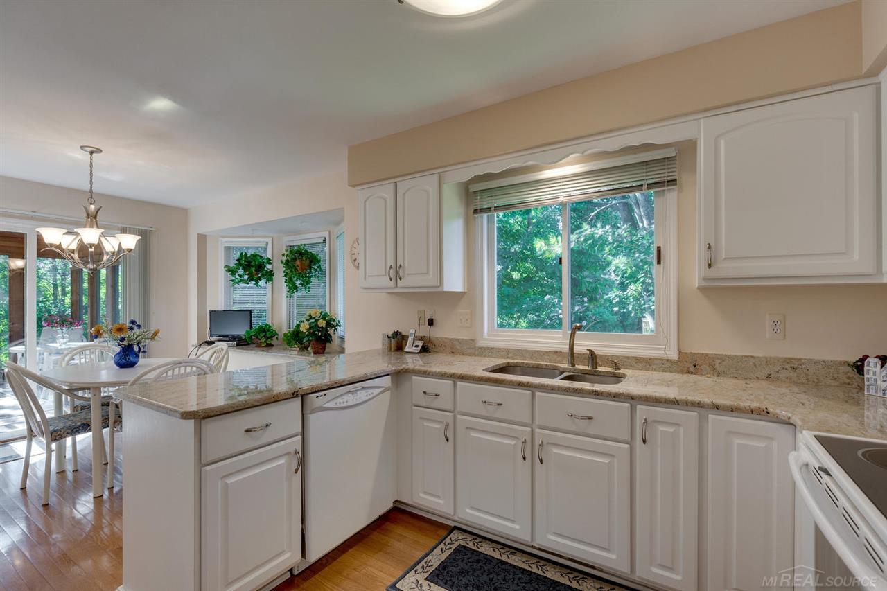 564 Buttercup Court Rochester Hills, MI 48307 - Photo 16 of 31