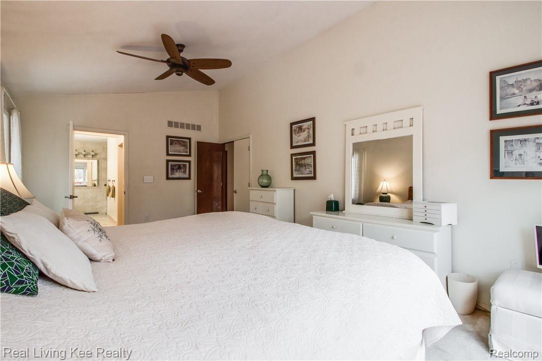 5330 Old Mill Road Rochester, MI 48306 - Photo 28 of 77 INTERIORS (23 of 46).jpg
