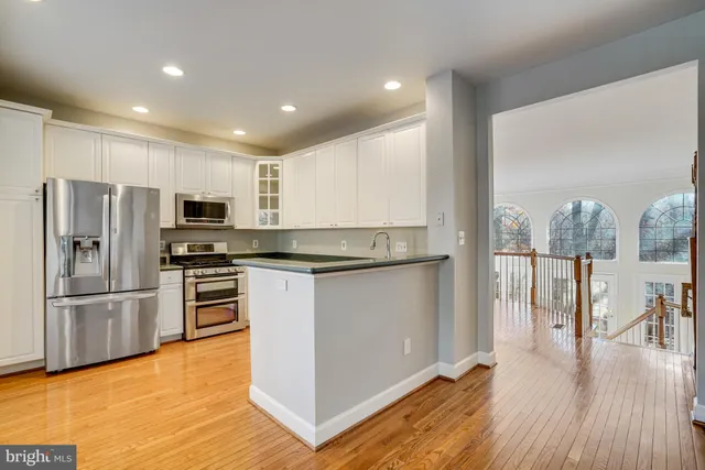 $1,000,000 | 2505 Gadsby Place, Alexandria, VA 22311