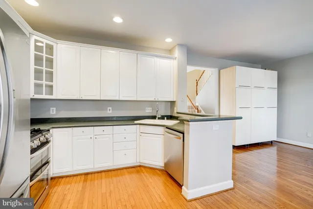 $1,000,000 | 2505 Gadsby Place, Alexandria, VA 22311