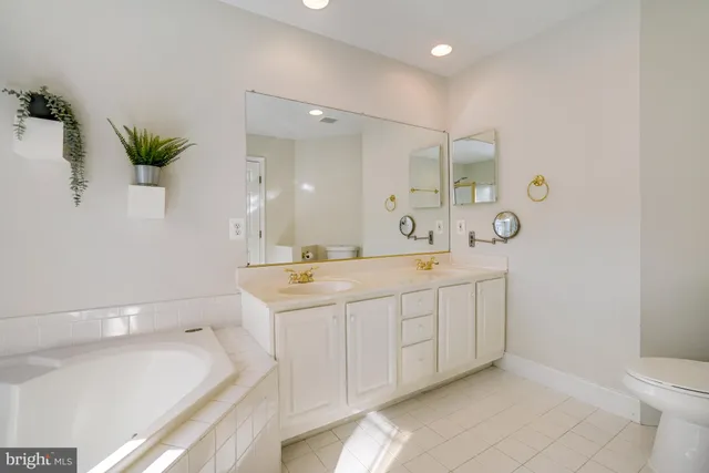 $1,000,000 | 2505 Gadsby Place, Alexandria, VA 22311