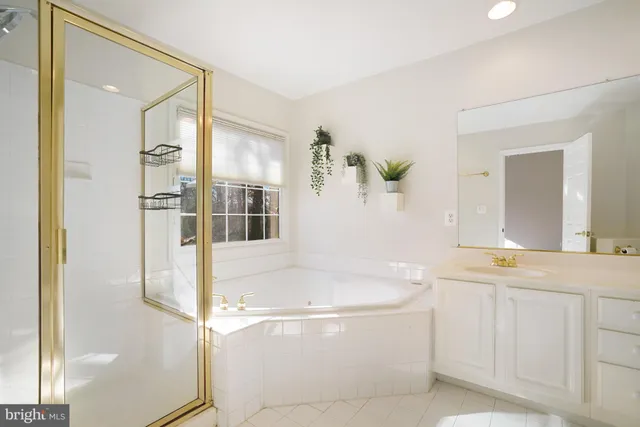 $1,000,000 | 2505 Gadsby Place, Alexandria, VA 22311