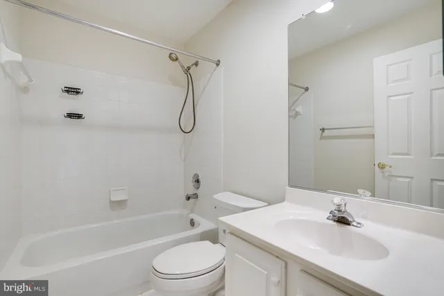 $1,000,000 | 2505 Gadsby Place, Alexandria, VA 22311