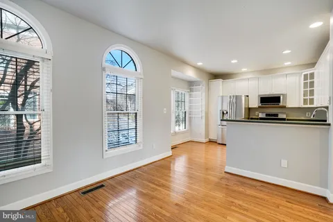 $935,000 | 2505 Gadsby Place, Alexandria, VA 22311