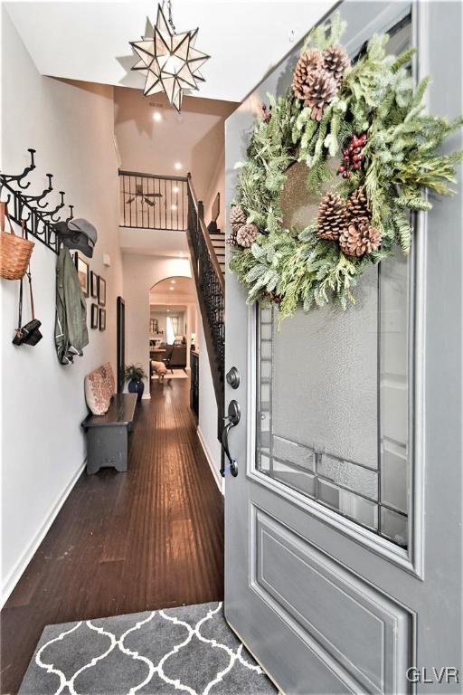 2497 Raya Way Easton, PA 18045 - Photo 3 of 39 Foyer