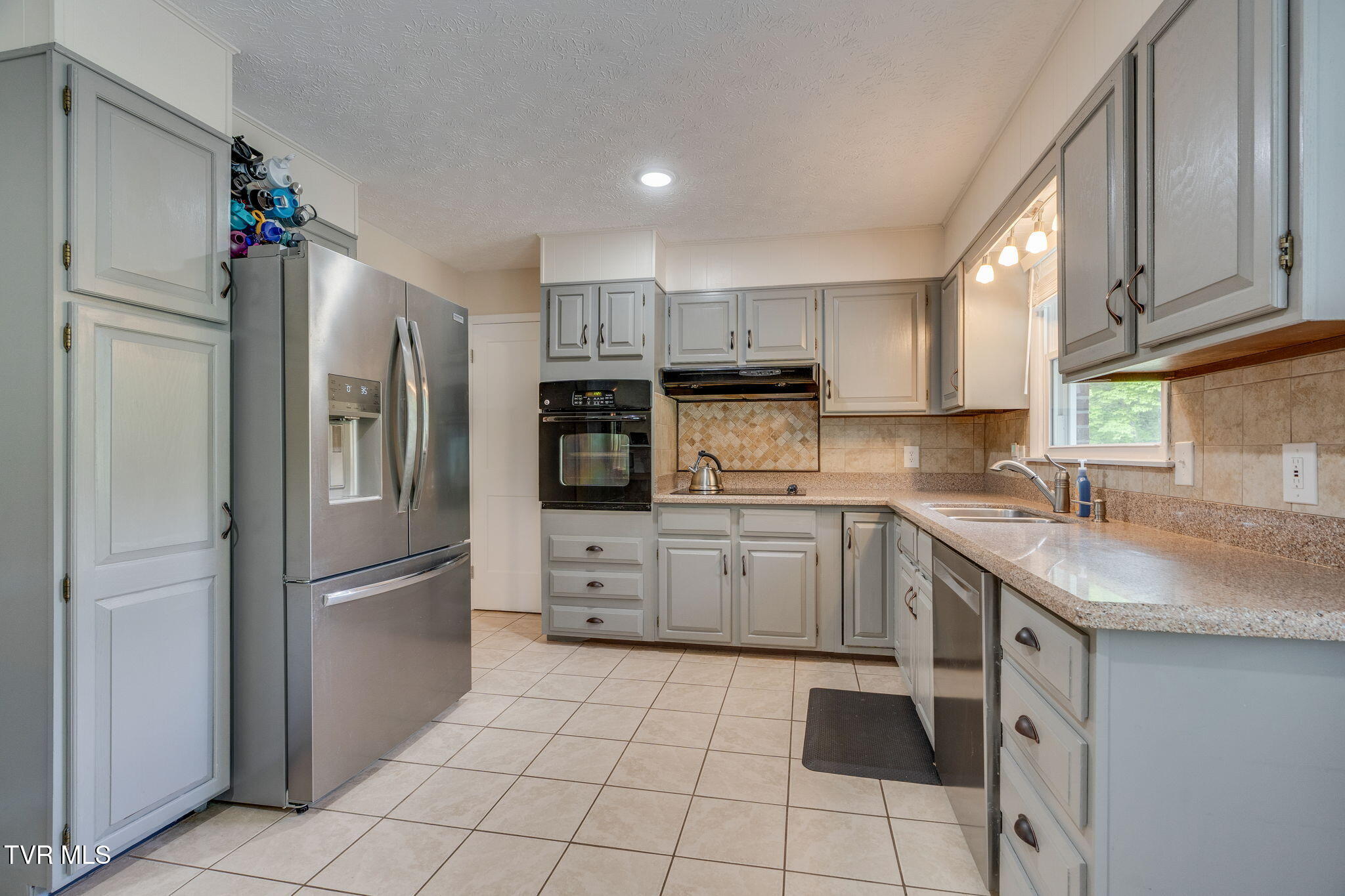5106 Springview Street Kingsport, TN 37664 - Photo 11 of 40 011