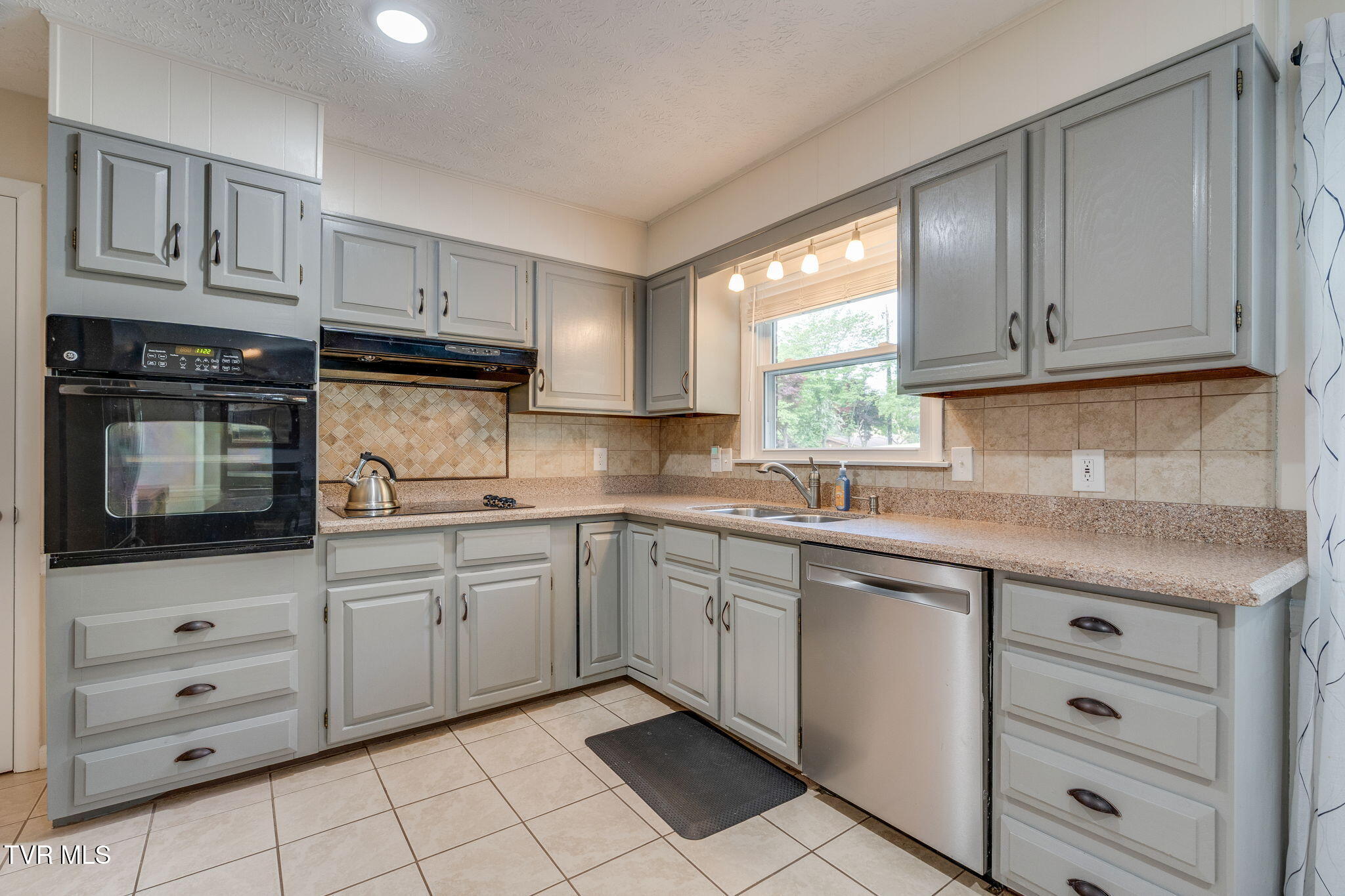 5106 Springview Street Kingsport, TN 37664 - Photo 12 of 40 012