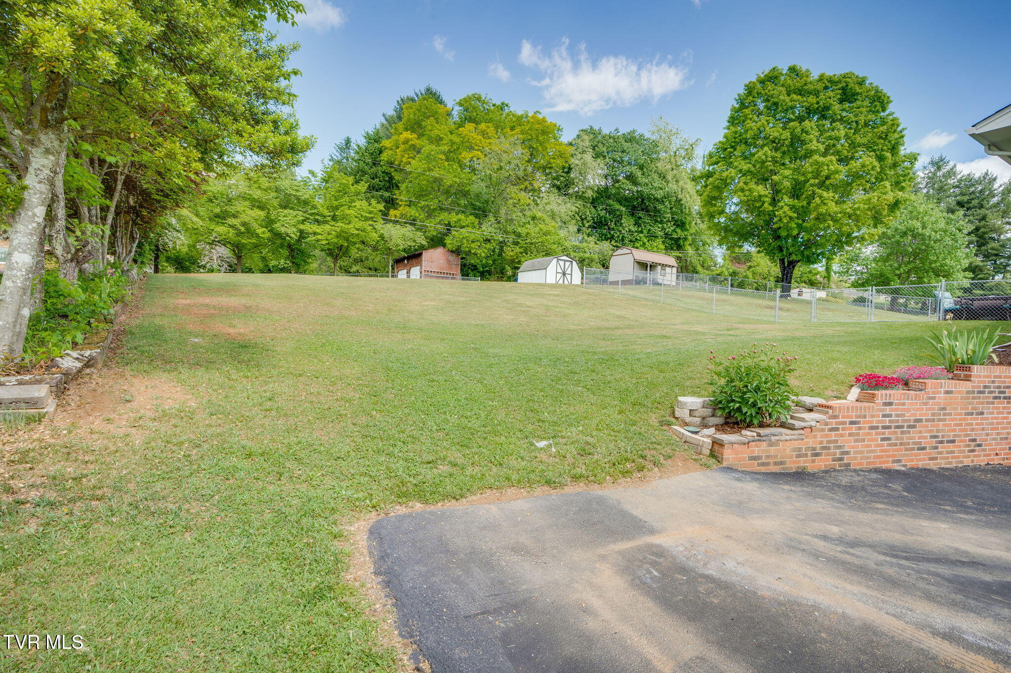 5106 Springview Street Kingsport, TN 37664 - Photo 34 of 40 034