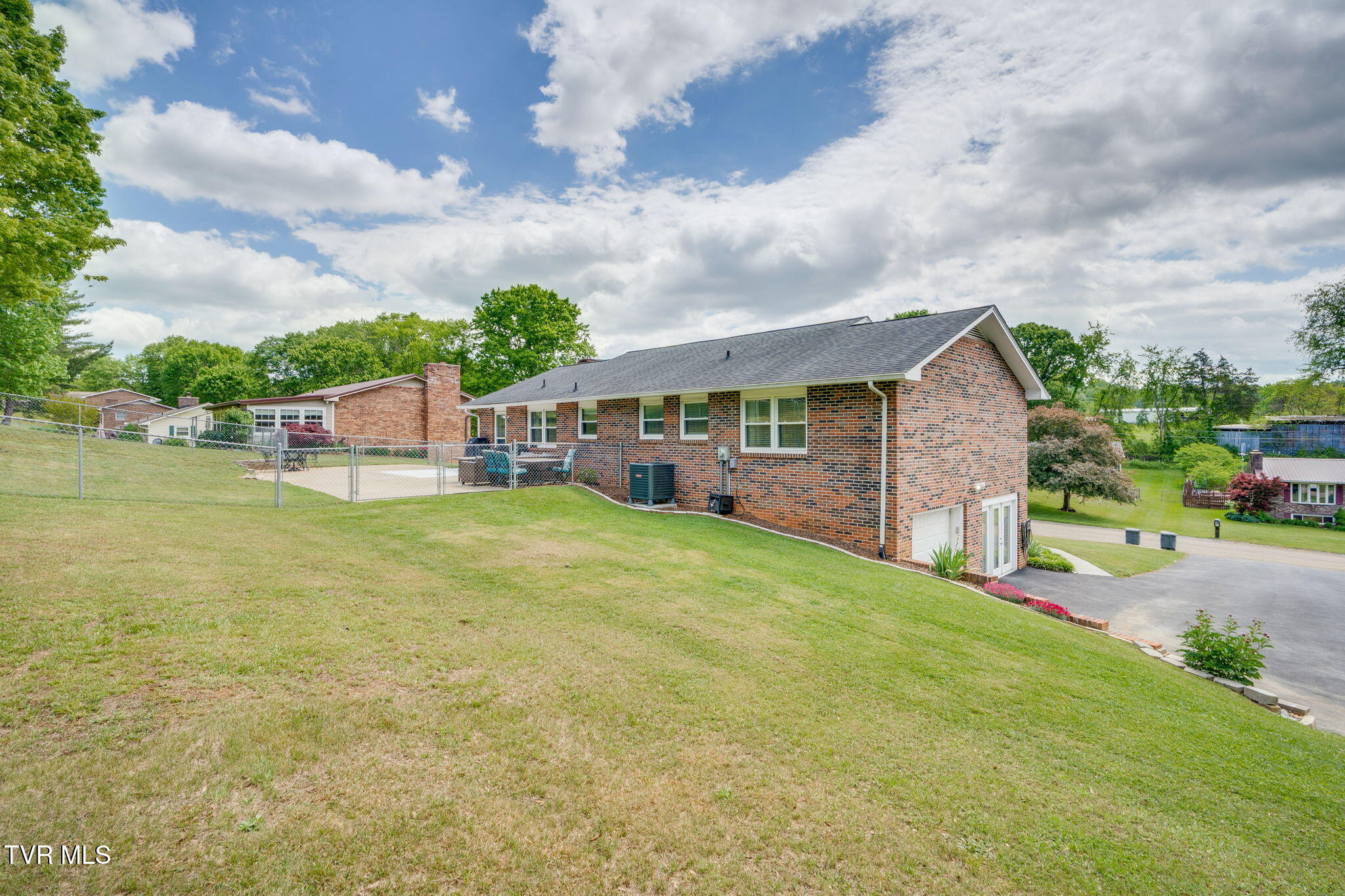 5106 Springview Street Kingsport, TN 37664 - Photo 35 of 40 035