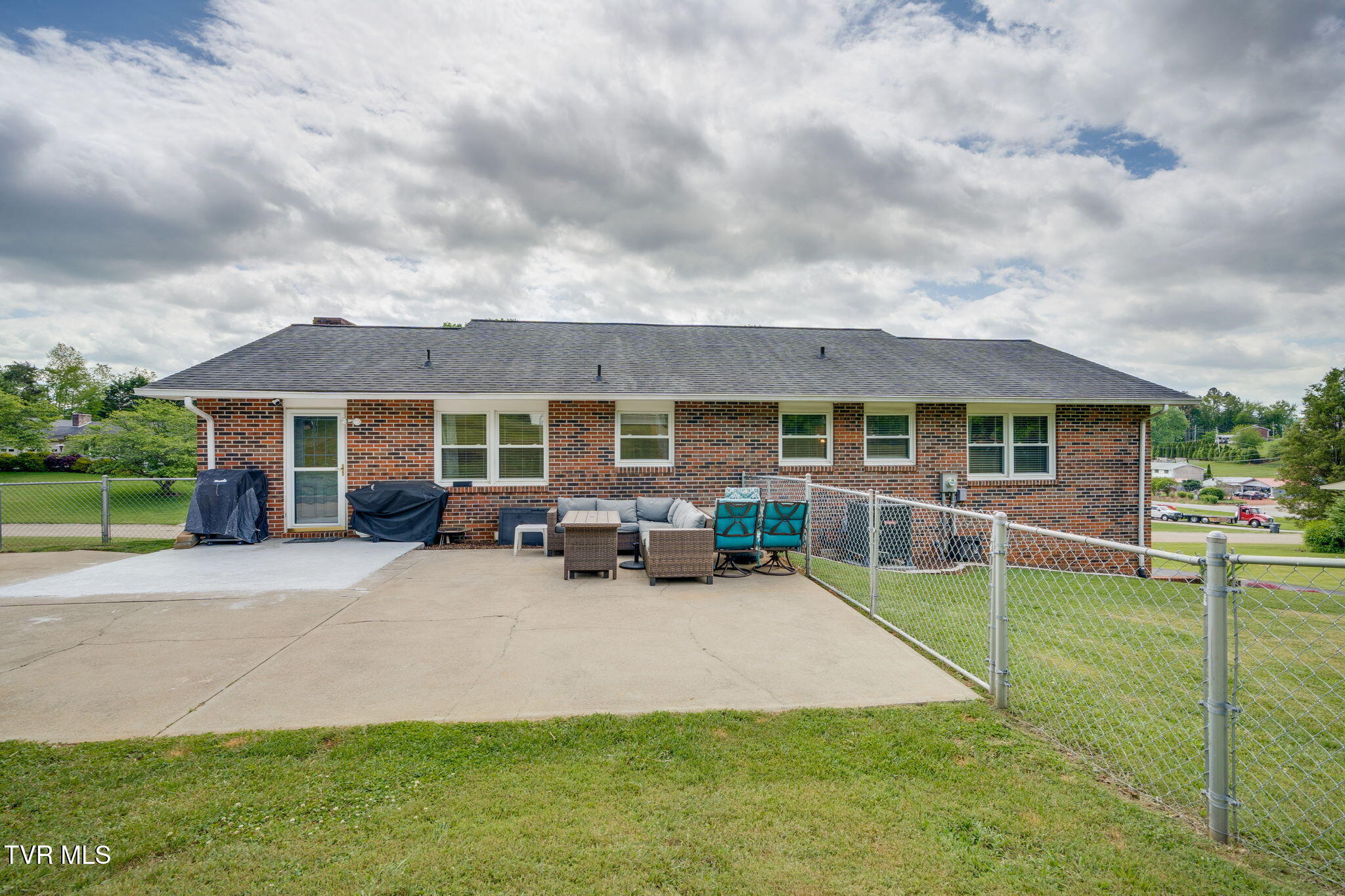 5106 Springview Street Kingsport, TN 37664 - Photo 36 of 40 036