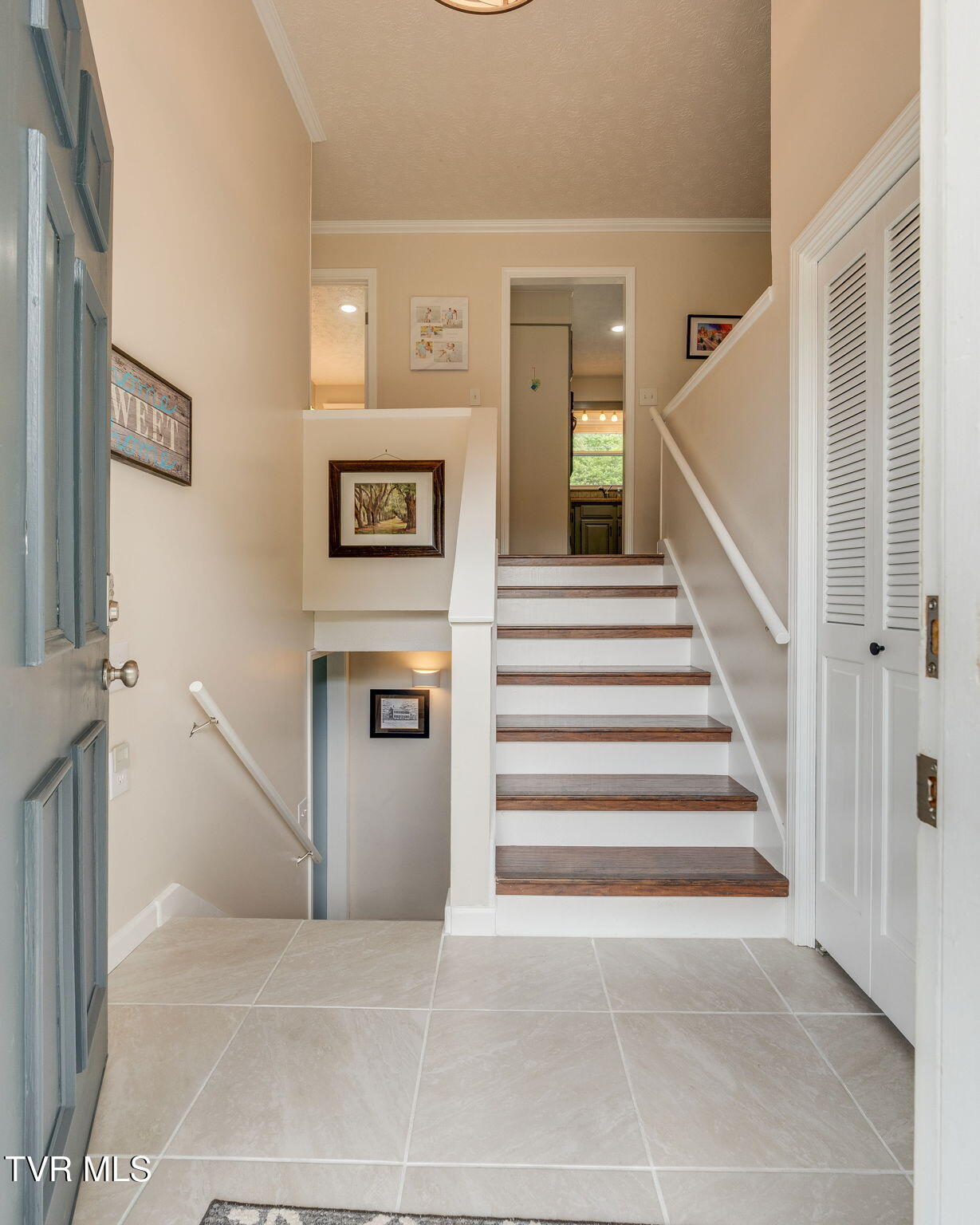 5106 Springview Street Kingsport, TN 37664 - Photo 4 of 40 004