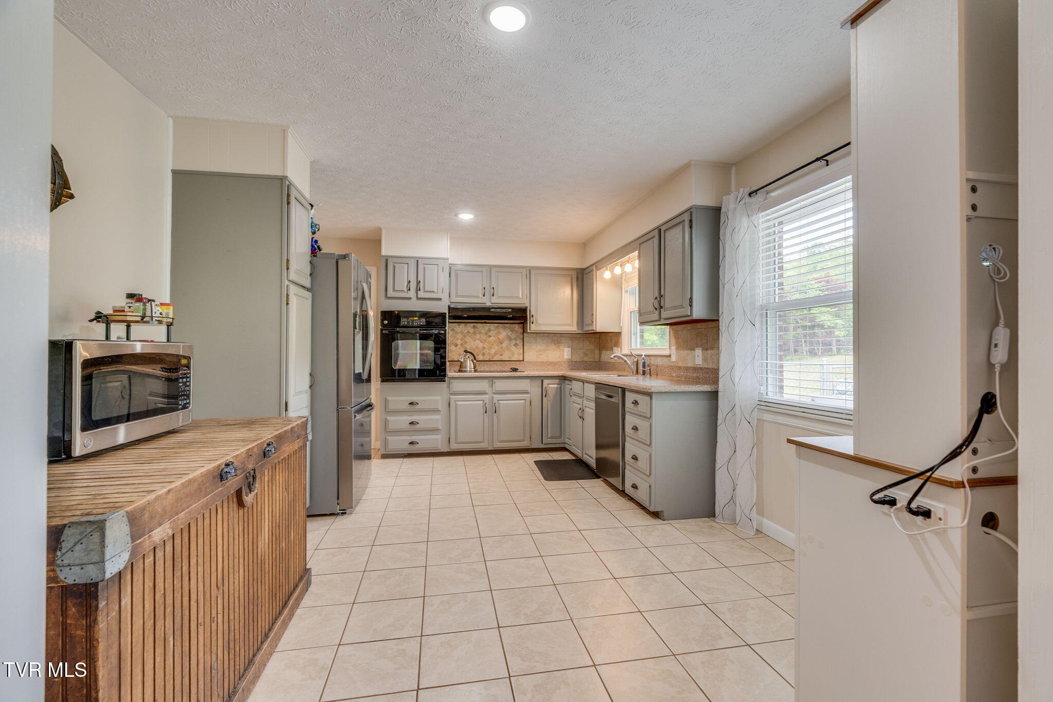 5106 Springview Street Kingsport, TN 37664 - Photo 10 of 40 010