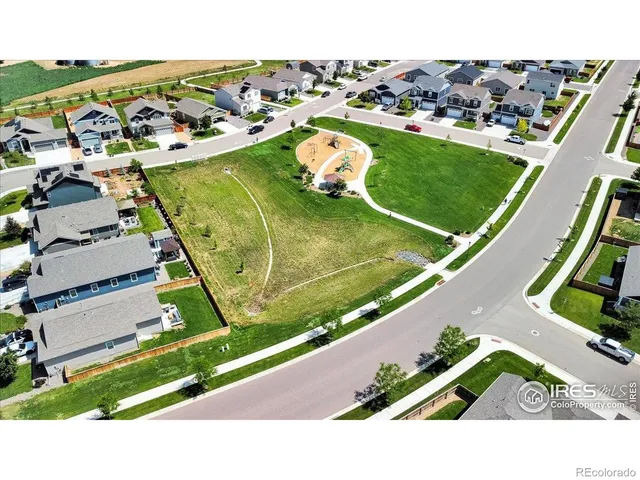 a view of a tennis court