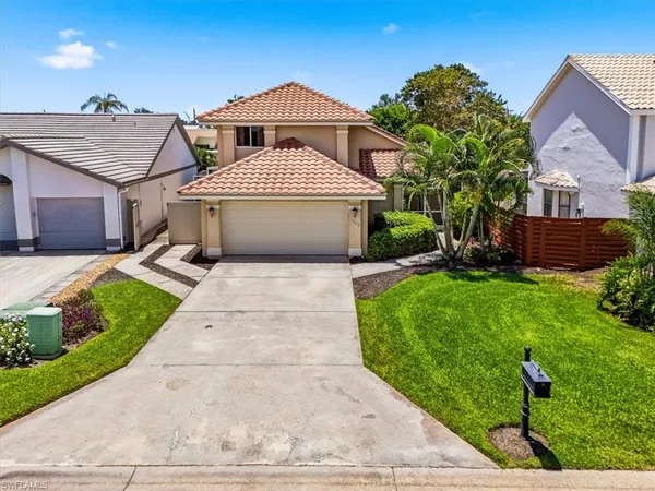 $525,000 | 1268 Jardin Drive, Naples, FL 34104