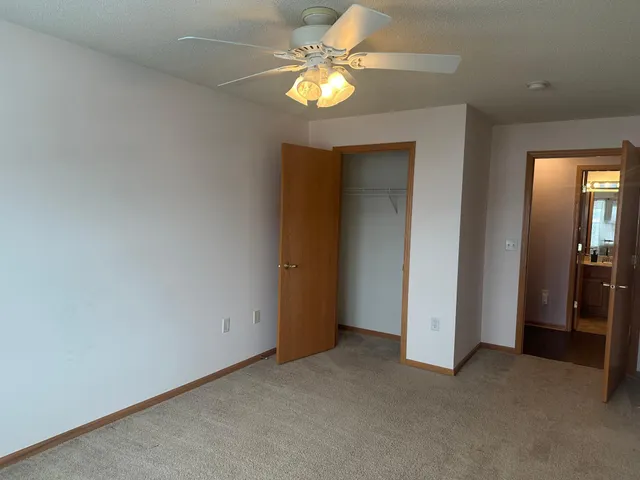 $200,000 | 2231 North Penn Place, Unit 322, North St. Paul, MN 55109