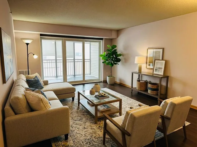 $200,000 | 2231 North Penn Place, Unit 322, North St. Paul, MN 55109