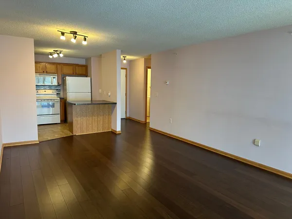 $188,500 | 2231 North Penn Place, Unit 322, North St. Paul, MN 55109