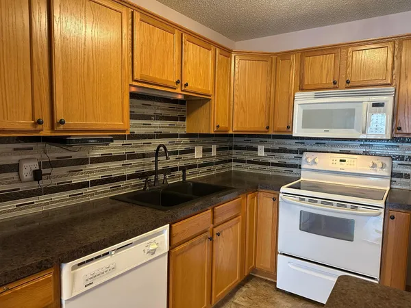 $188,500 | 2231 North Penn Place, Unit 322, North St. Paul, MN 55109