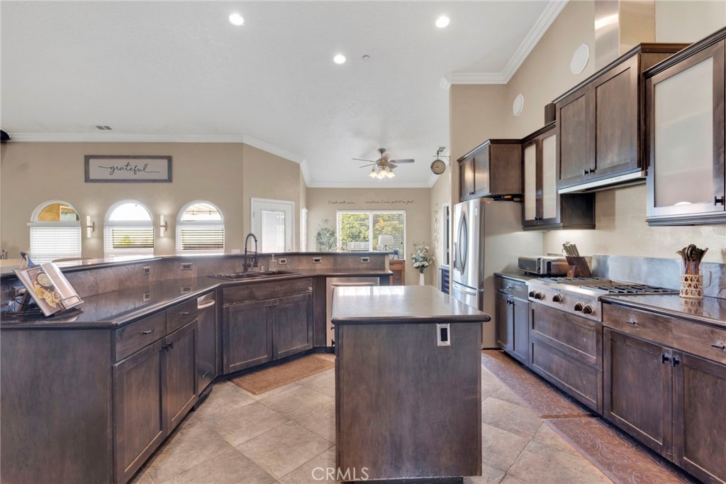 1030 Elsinore Road Pinon Hills, CA 92372 - Photo 32 of 75