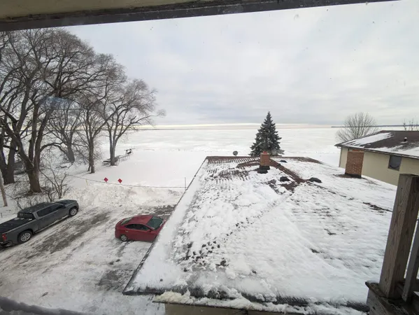 $669,900 | 2209 Lakeside Place, Green Bay, WI 54302