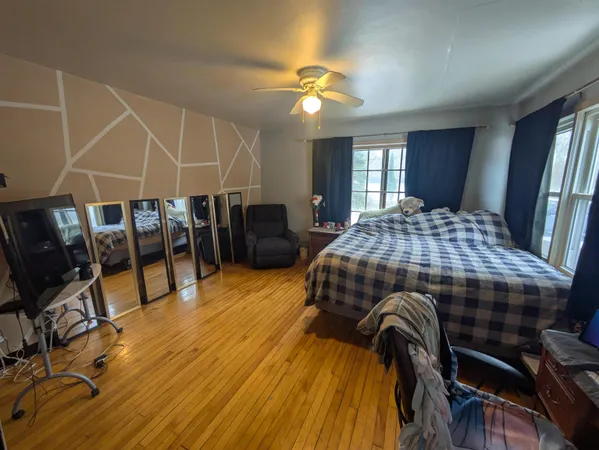 $679,900 | 2209 Lakeside Place, Green Bay, WI 54302