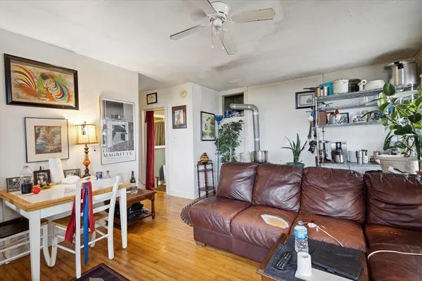 $689,900 | 2209 Lakeside Place, Green Bay, WI 54302