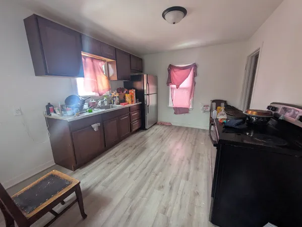 $679,900 | 2209 Lakeside Place, Green Bay, WI 54302